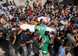 Gaza despide a seis periodistas asesinados en ataque israelí Gaza denuncia que 237 periodistas han sido asesinados desde octubre de 2023