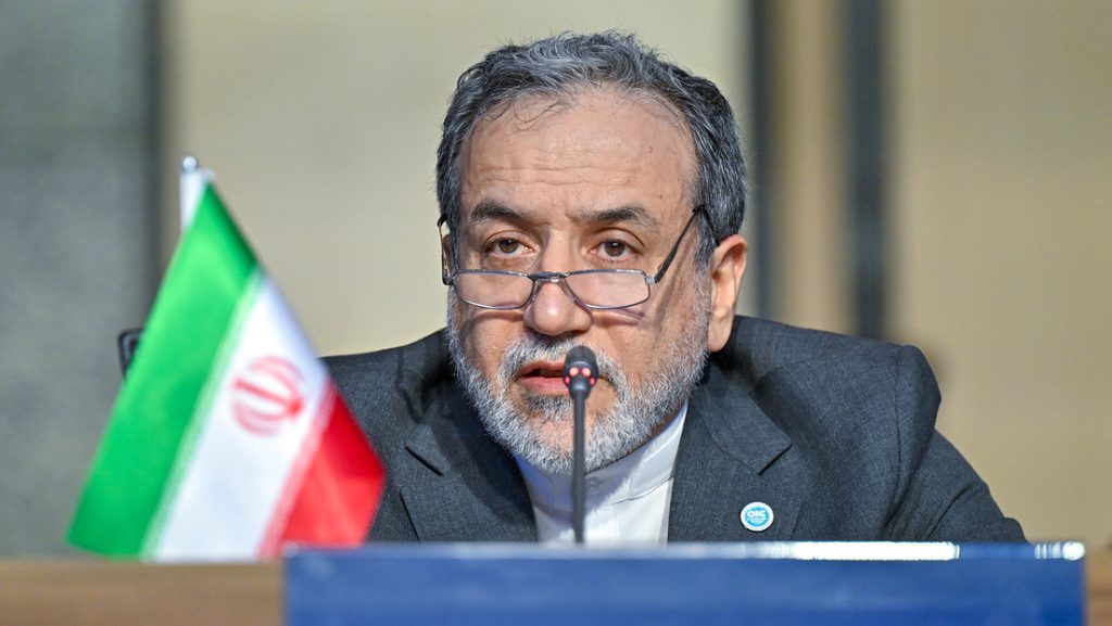 Sanciones de EEUU son crímenes de lesa humanidad, afirma Irán