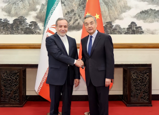 Irán y China refuerzan vínculos ante amenazas de Occidente Irán, China y Rusia rechazan amenazas de reactivación de sanciones de la ONU