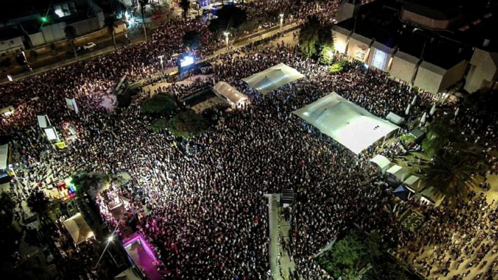 Multitudinaria protesta contra el plan de Netanyahu