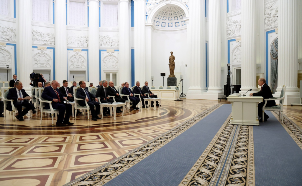 Putin califica de “útil” su reunión con Trump y resalta avances