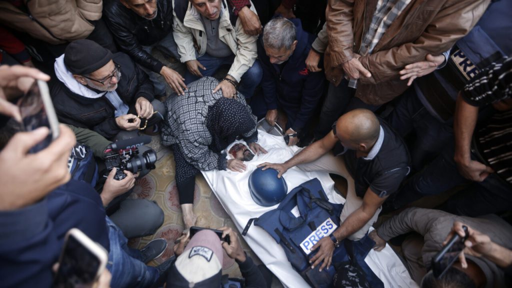 Contabilizan más comunicadores asesinados en Gaza que en las guerras mundiales 