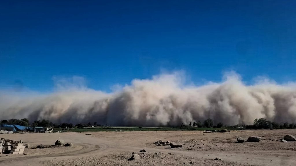 Ica e Iquique, entre las zonas afectadas por vientos intensos y baja visibilidad. 