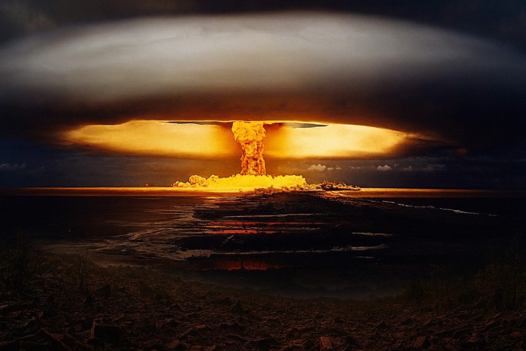 Restos humanos siguen apareciendo en Ninoshima, 80 años después de la bomba atómica de EEUU