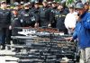 Venezuela decomisa arsenal de armas ligado a planes terroristas Gobierno venezolano acusa a sectores extremistas de la oposición de planear actos terroristas con apoyo externo.