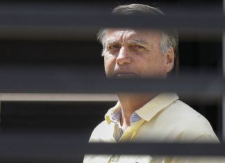 Bolsonaro padece cáncer de piel Médicos diagnostican con cáncer de piel a Jair Bolsonaro.
