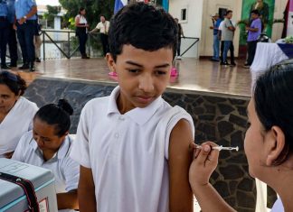 Nicaragua inicia vacunación nacional contra el VPH en niños Gobierno de Nicaragua lanza campaña de vacunación contra cáncer por VPH para proteger a niños de 10 a 14 años
