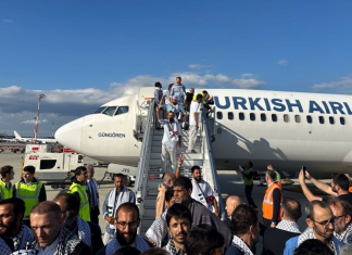137 activistas de la Flotilla Sumud llegan a Estambul y denuncian torturas de Israel Activistas denuncian torturas tras ser detenidos por gobierno de Israel