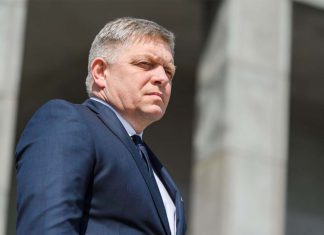 Eslovaquia rechaza estrategia occidental para contrarrestar Rusia Eslovaquia afirma que Rusia no se rendirá pese a las presiones occidentales.