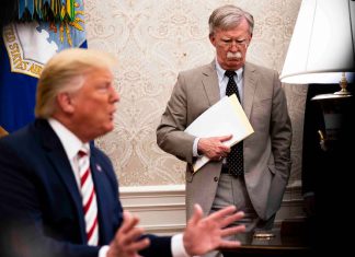 Ex asesor de Trump, John Bolton, comparece ante la justicia John Bolton comparece ante la justicia por supuesto manejo indebido de documentos de seguridad nacional.