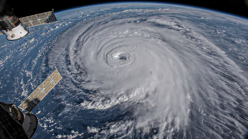 El huracán Melissa, de categoría 5, avanza con fuerza devastadora hacia Jamaica 