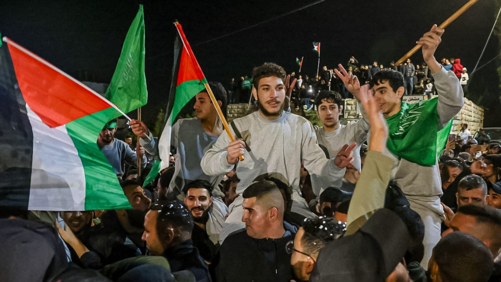  Prisioneros palestinos denuncian maltratos físicos y psicológicos tras ser liberados por Israel 