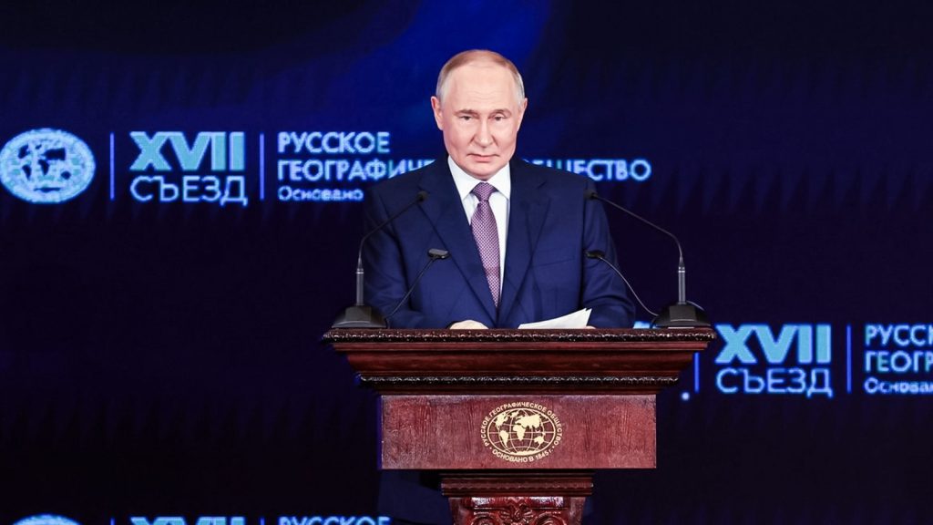 Presidente ruso afirma que Moscú sigue abierto al diálogo con EEUU pese al aplazamiento anunciado por Trump 