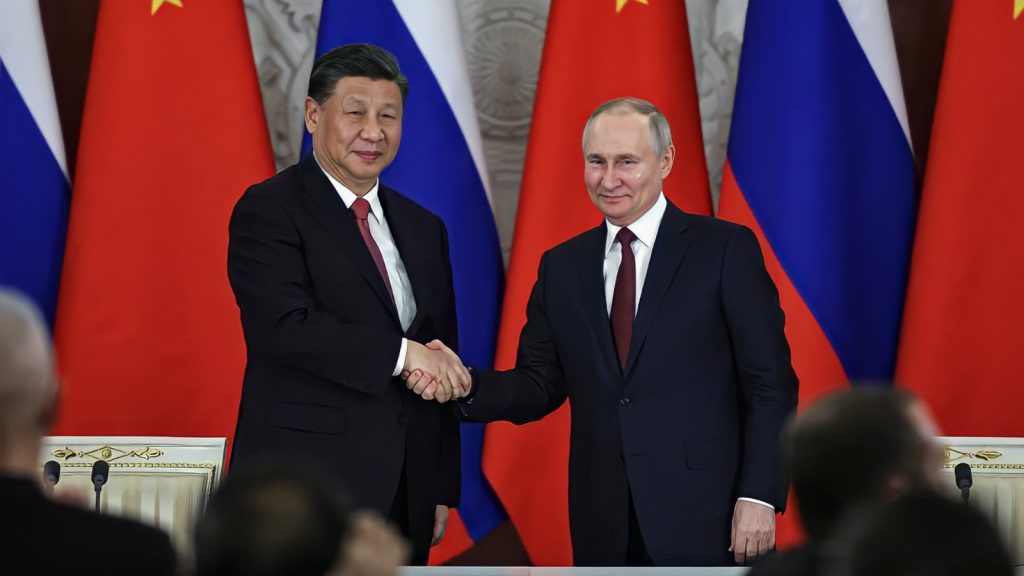 Rusia reafirma su cooperación estratégica con China y rechaza alianza con cualquier país para perjudicar a otros.