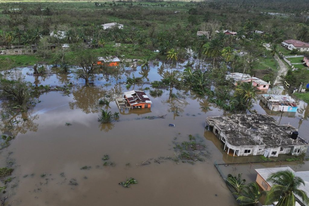 El Centro Nacional de Huracanes alerta de lluvias intensas y marejadas en el sureste de las Bahamas