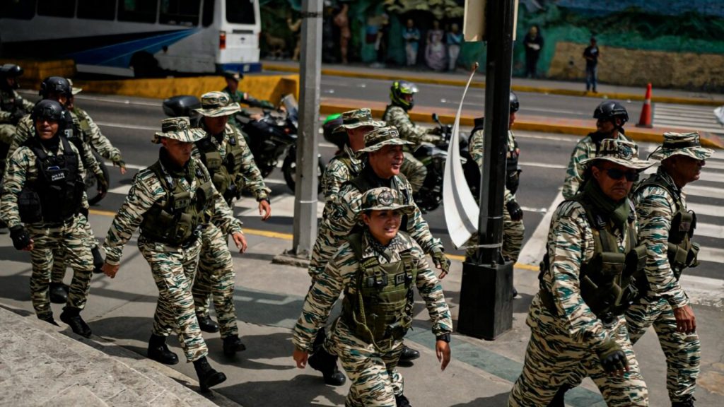 Caracas refuerza su defensa con defensa militar en zonas fronterizas con Colombia
