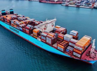 China anuncia tarifa portuaria a buques de EEUU