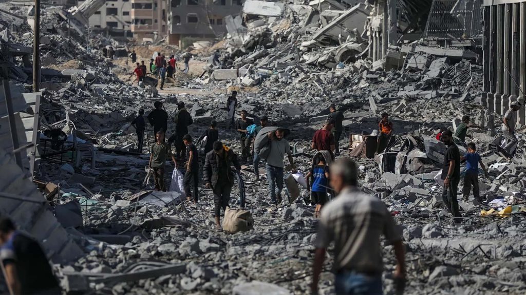 Palestinos regresan a una Gaza en ruinas