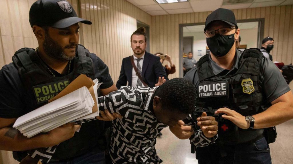 Redadas contra migrantes dejan 20 muertos en varias ciudades de EEUU