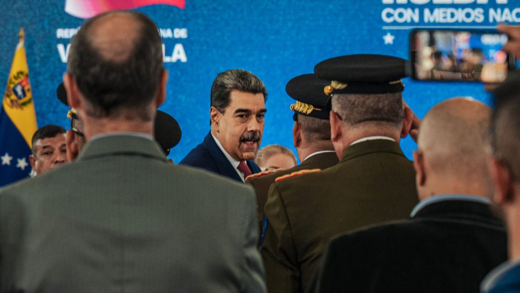 EEUU prepara presión militar y psicológica sobre Venezuela