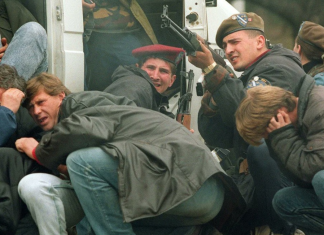 Italia investiga caso de turistas que pagaron para matar civiles en Bosnia Italia indaga denuncias sobre “caza humana” durante el asedio de Sarajevo