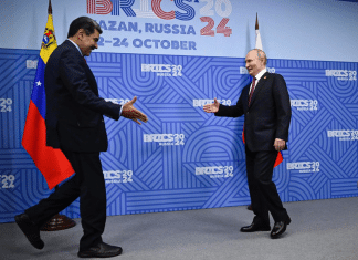 Rusia reitera respaldo a Venezuela y denuncia las agresiones de EEUU María Zajárova, portavoz de la Cancillería rusa, destacó el apoyo a Venezuela y criticó las agresiones de EEUU contra la soberanía nacional