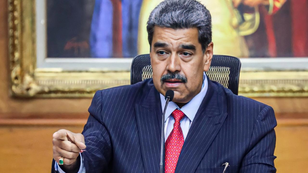 Presidente de Venezuela denuncia que la escalada estadounidense viola el derecho internacional.