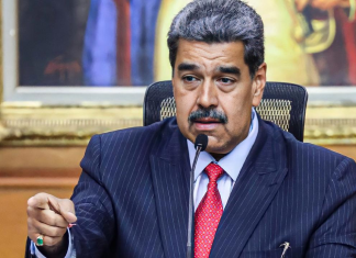 Venezuela alerta que EEUU amenaza la paz de toda América Latina Presidente de Venezuela denuncia que la escalada estadounidense viola el derecho internacional.