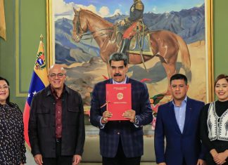 Venezuela aprueba nueva ley de defensa nacional Presidente Nicolás Maduro ordena activar comandos de defensa integral en los 335 municipios de Venezuela