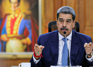 Venezuela denuncia amenaza de EEUU contra su soberanía aérea Venezuela considera que mensaje de Trump al atribuirse cerrar espacio aéreo es un acto hostil y arbitrario