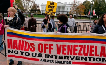 Venezuela respalda protestas en EEUU contra el intervencionismo de Washington Caracas apoya las manifestaciones frente a la Casa Blanca que denunciaron las operaciones militares de EEUU en el Caribe