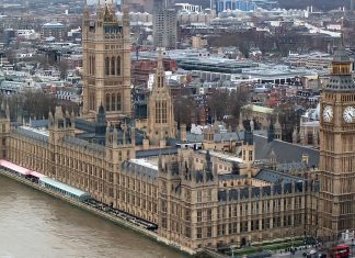 Parlamentarios británicos rechazan agresión de EEUU a Venezuela