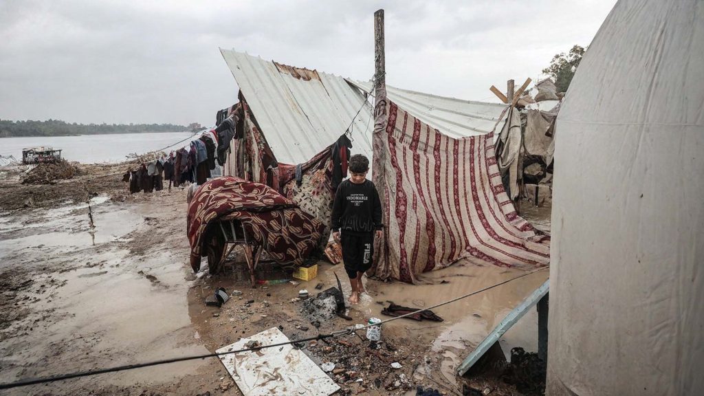 Defensa Civil alerta sobre derrumbes, refugios destruidos y falta total de abrigo