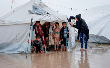 Gaza atrapada entre el frío extremo y el bloqueo a la ayuda Ese profundiza el sufrimiento de los desplazados en Gaza en medio de restricciones a la asistencia humanitaria