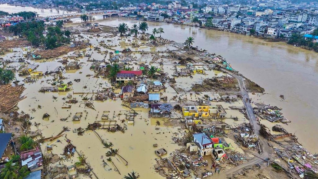 Indonesia estima más de 3.000 millones de dólares en reconstrucción tras inundaciones