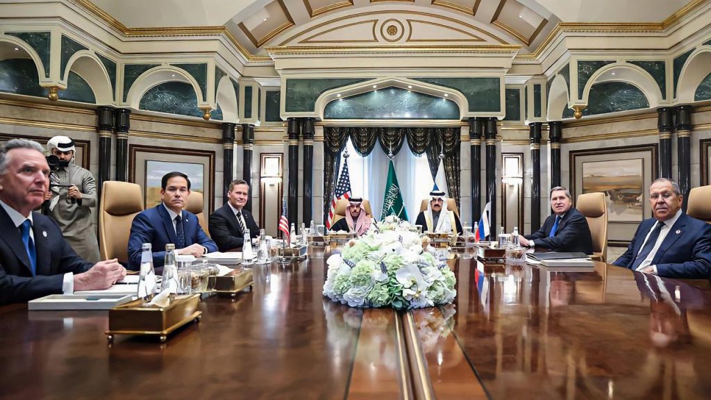 Rusia está dispuesta al diálogo, pero rechaza espectáculo mediático en el proceso sobre Ucrania