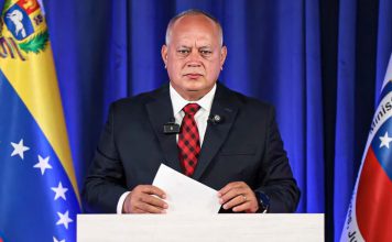 Venezuela reafirma su defensa nacional ante nuevas amenazas de EEUU Cabello afirma que Venezuela se mantiene de pie ante nuevas agresiones de EEUU