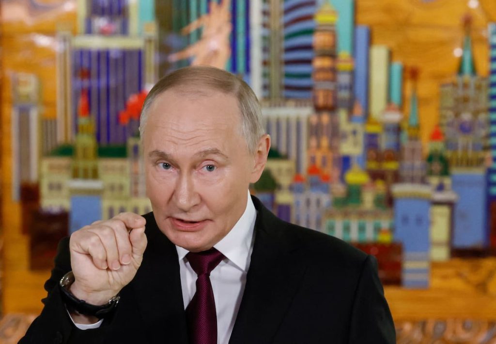 EEUU presiona a India mientras continúa comprando combustible ruso