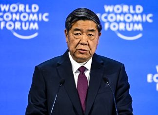 China advierte en Davos frenar la “ley de la selva” en la economía global Pekín defiende el multilateralismo frente a guerras comerciales