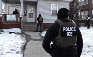 ICE podrá ingresar a viviendas sin orden judicial ICE amplía redadas domiciliarias y desata críticas por violar la Constitución