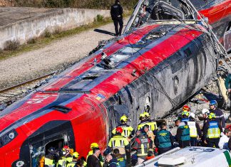 Colisión de trenes de alta velocidad en España deja al menos 39 muertos