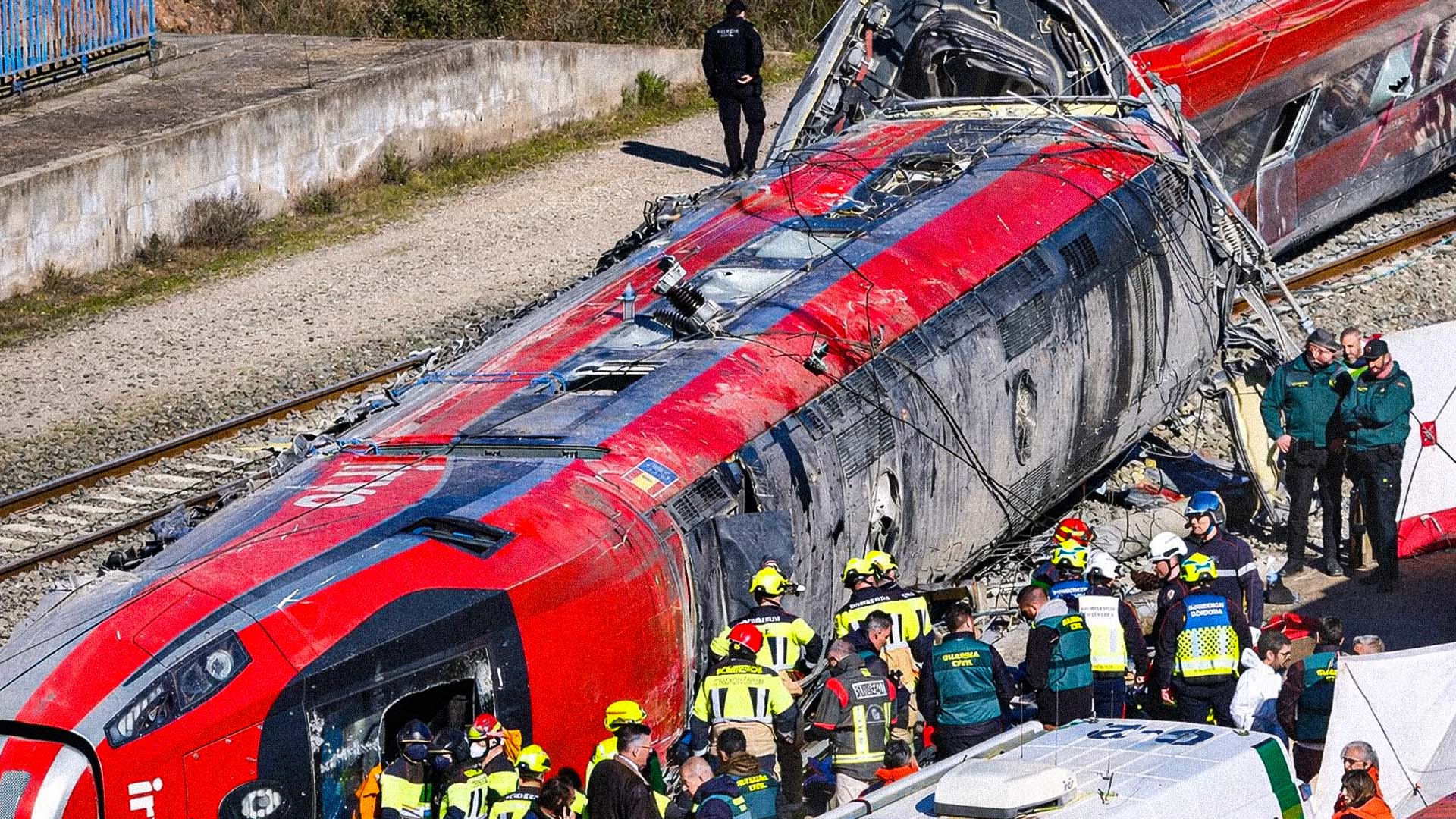 Colisión de trenes de alta velocidad en España deja al menos 39 muertos