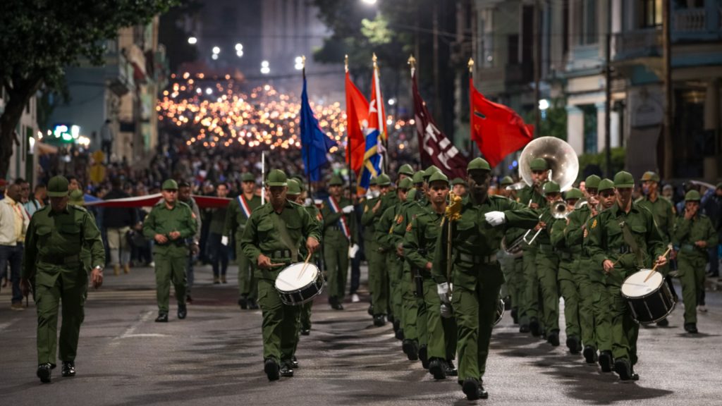 La Habana revive la Marcha de las Antorchas a 73 años de su primera edición