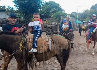 Nicaragua entrega Bono Presidencial a estudiantes