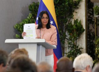 Delcy Rodríguez: Basta de las órdenes de EEUU sobre Venezuela Caracas acusa a EEUU de presiones, bloqueos y extremismo político