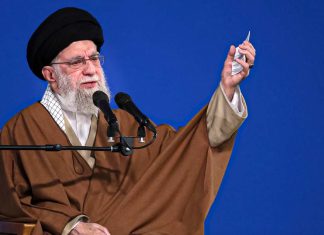 Jameneí: Trump tiene sangre iraní en sus manos