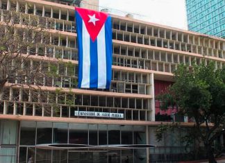 Bloqueo de Estados Unidos pone en alto riesgo a miles de embarazadas en Cuba Ministerio de Salud Pública de Cuba adopta medidas para sostener servicios esenciales