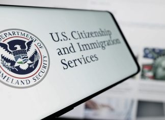 EEUU habilita arrestos a refugiados sin residencia permanente Departamento de Seguridad Nacional de EEUU revoca política previa que impedía detenciones por falta de ajuste de estatus