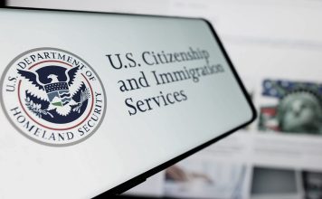 EEUU habilita arrestos a refugiados sin residencia permanente Departamento de Seguridad Nacional de EEUU revoca política previa que impedía detenciones por falta de ajuste de estatus