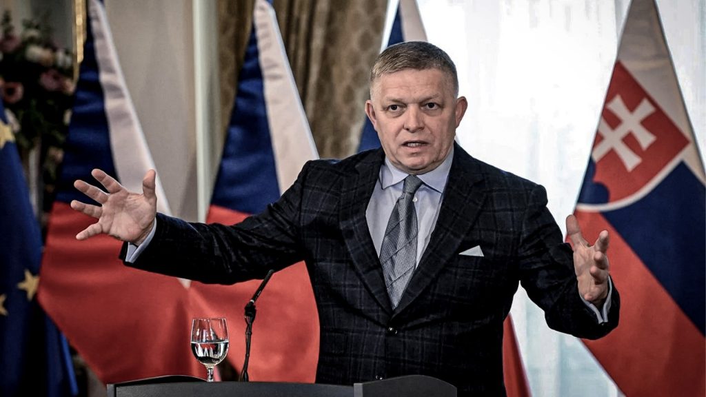 Fico critica el liderazgo europeo y advierte un declive estructural de la UE, propiciado en parte por su política de sanciones contra Rusia.